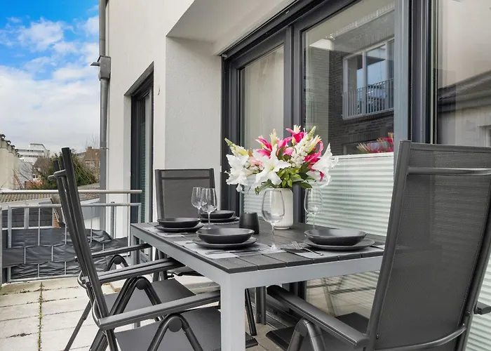 Tolles Design & Luxurioes, Super Komfortabel, 14 Min Koeln Zentrum