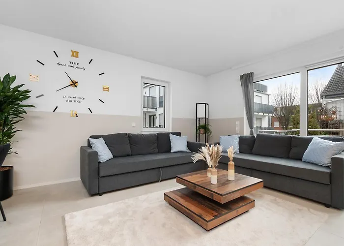 Tolles Design & Luxurioes, Super Komfortabel, 14 Min Koeln Zentrum