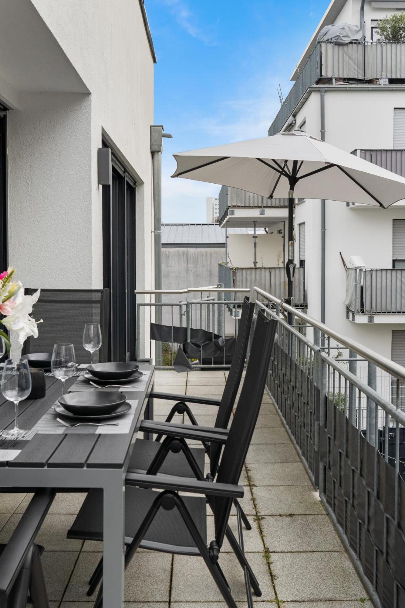 Tolles Design & Luxurioes, Super Komfortabel, 14 Min Koeln Zentrum Apartment Huerth