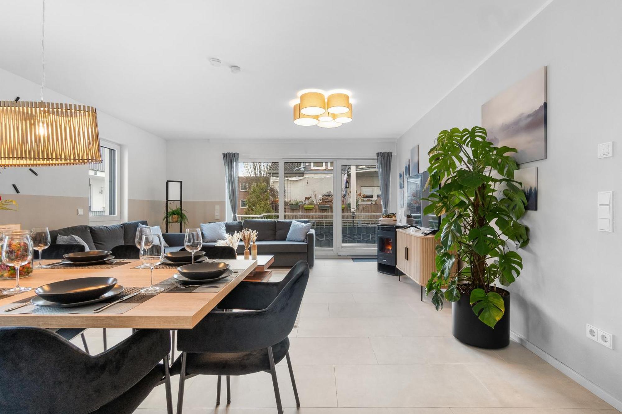Tolles Design & Luxurioes, Super Komfortabel, 14 Min Koeln Zentrum