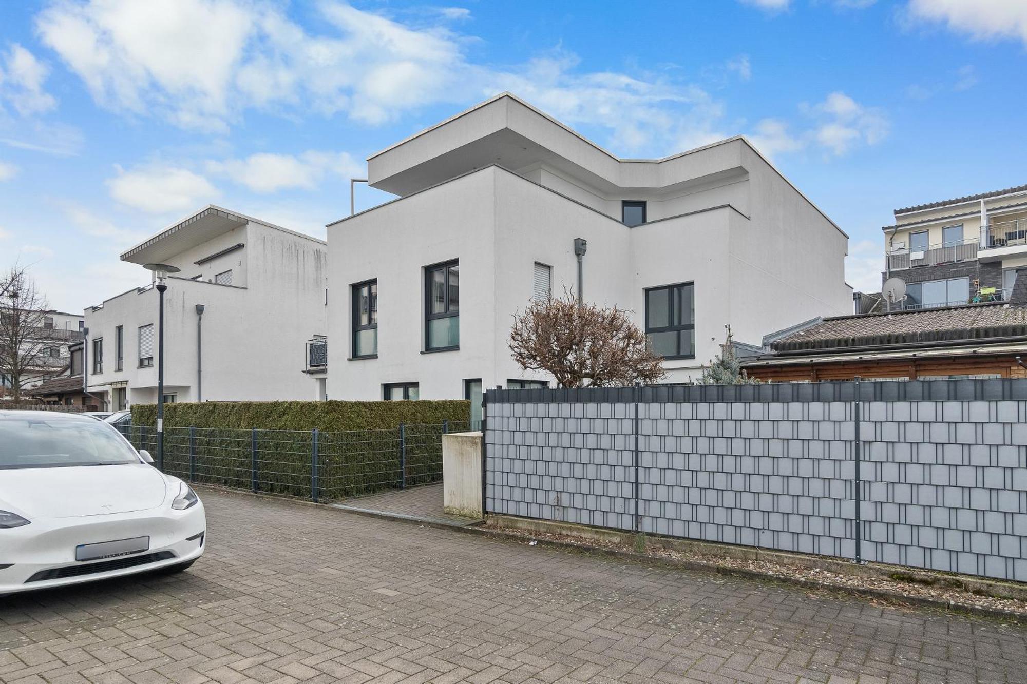 Tolles Design & Luxurioes, Super Komfortabel, 14 Min Koeln Zentrum Apartment *